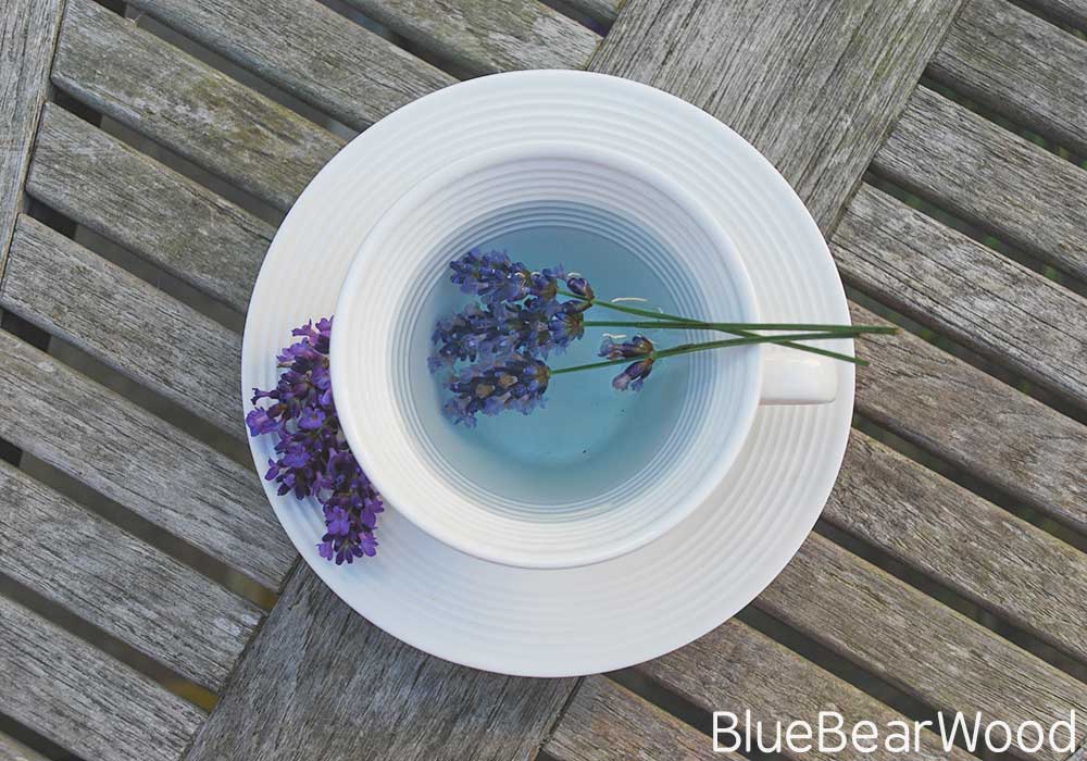 Freshlavender tea using 3 sprigs of Lavender
