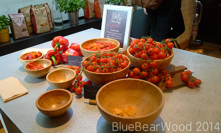 Walkers Market Deli Pepper And Tomato Pits Chips