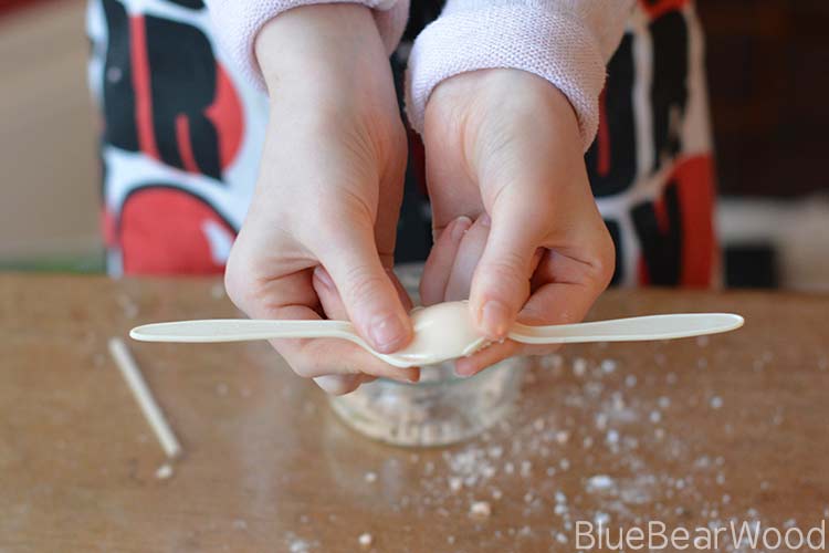 Bath bombs with plastic spoons