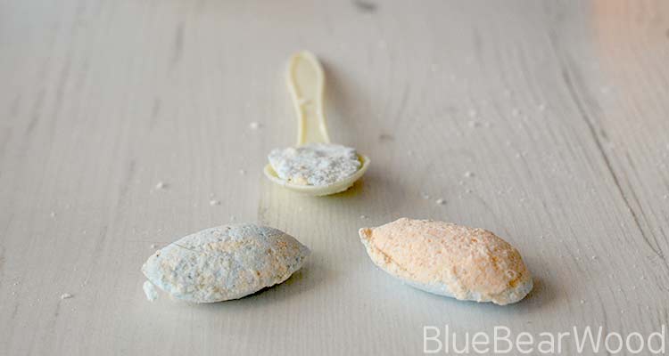 Plastic Spoon Bath bomb