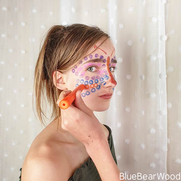 Dotting on Facepaint