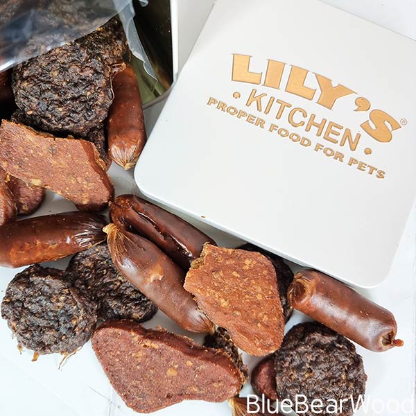 Lilcys Kitchen Cracking Festive Treats For Dogs