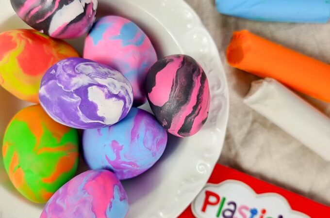 Making Marbled Easter Eggs Using Plasticine